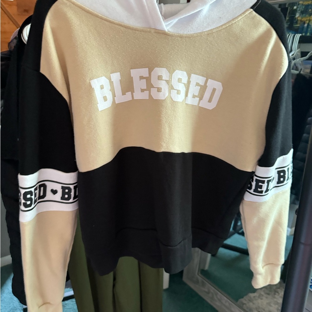 No Boundaries Black and Tan 'Blessed' Sweatshirt